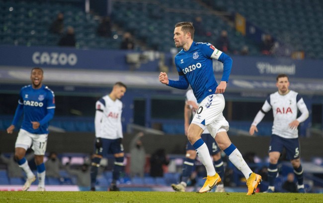 英雄主义很 英雄主义很